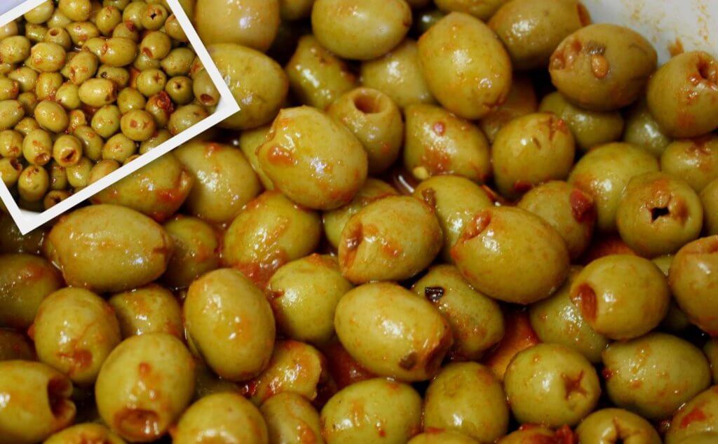 סלט זיתים מבושלים בנוסח מרוקאי