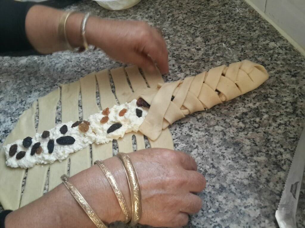עוגת גבינה שמרים קיפול