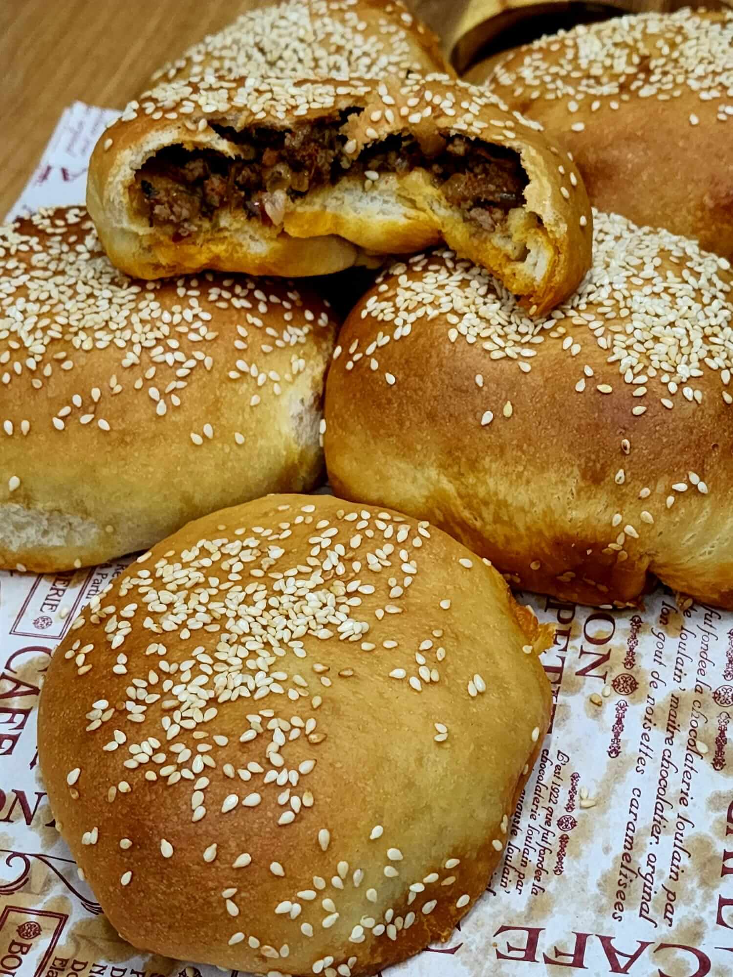 לחמניות ממולאות בשר תומר תומס