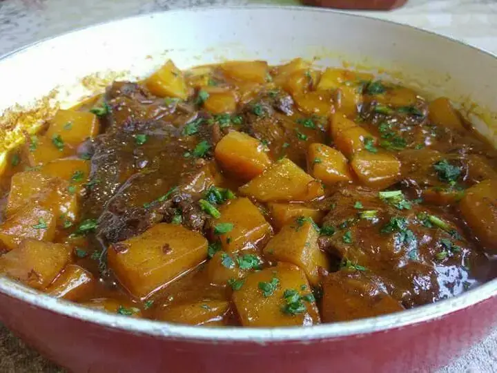 צלי כתף עם תפוחי אדמה מתכון חגיגי