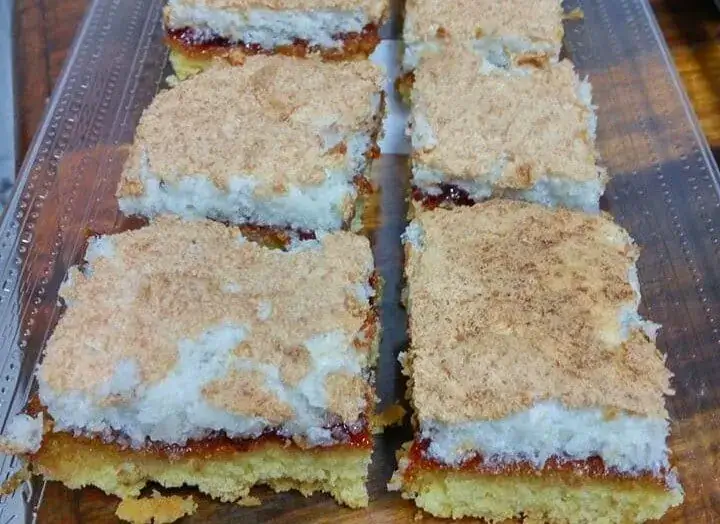 עוגת קוקוס עם ריבה מתכון