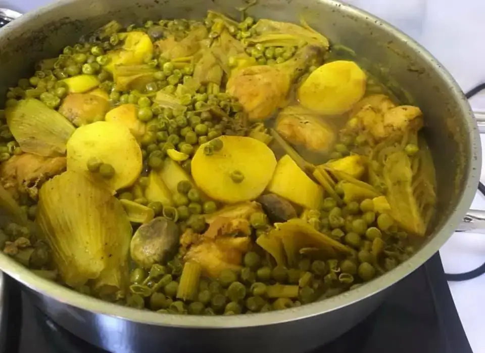 תבשיל עוף ושומר אפונה