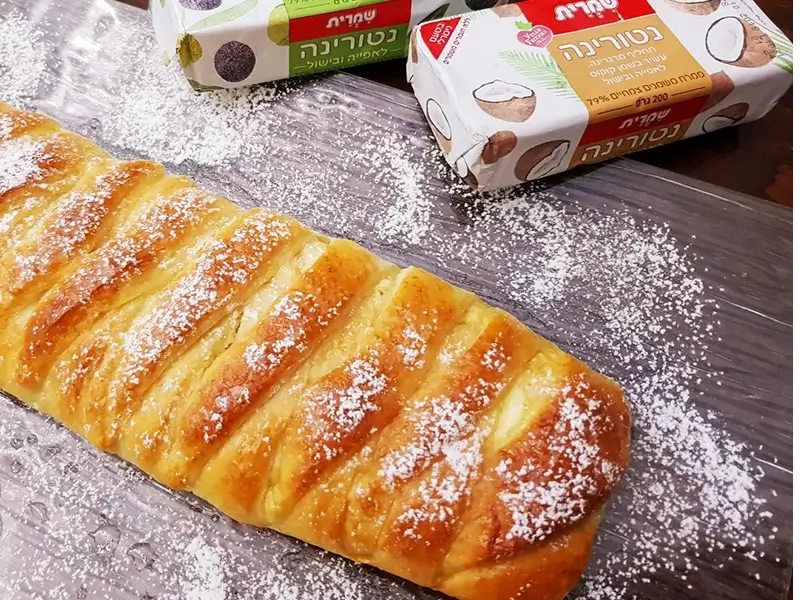 עוגת שמרים במילוי גבינה מתכון מטריף